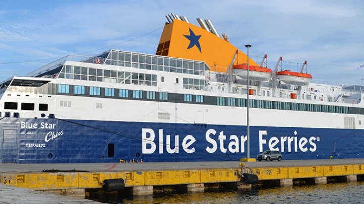 Εμπλοκή της άγκυρας του Blue Star Chios χθες στην Κάρπαθο.